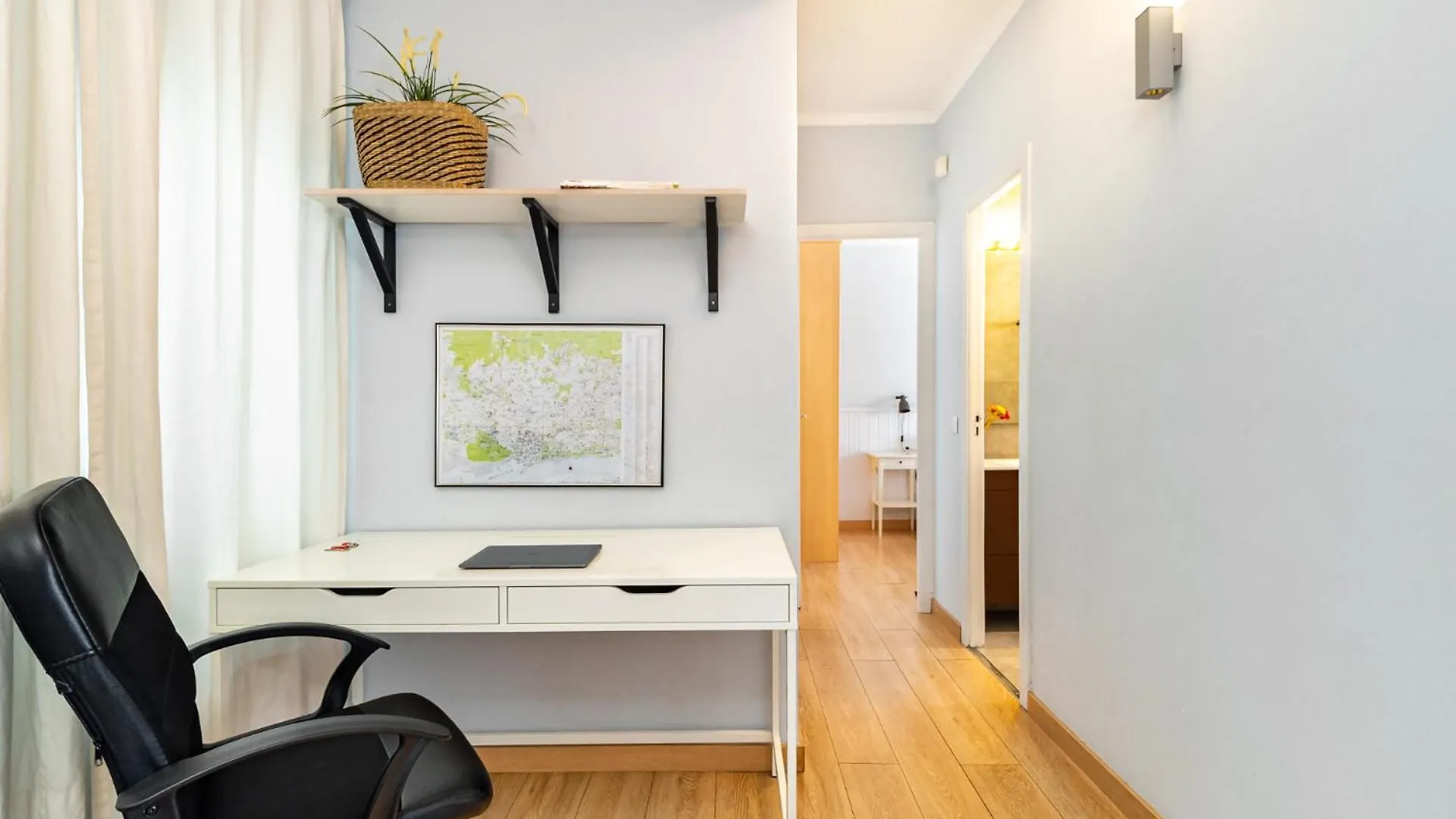 ברצלונה Flaugier Apartments 3-3 0*,
